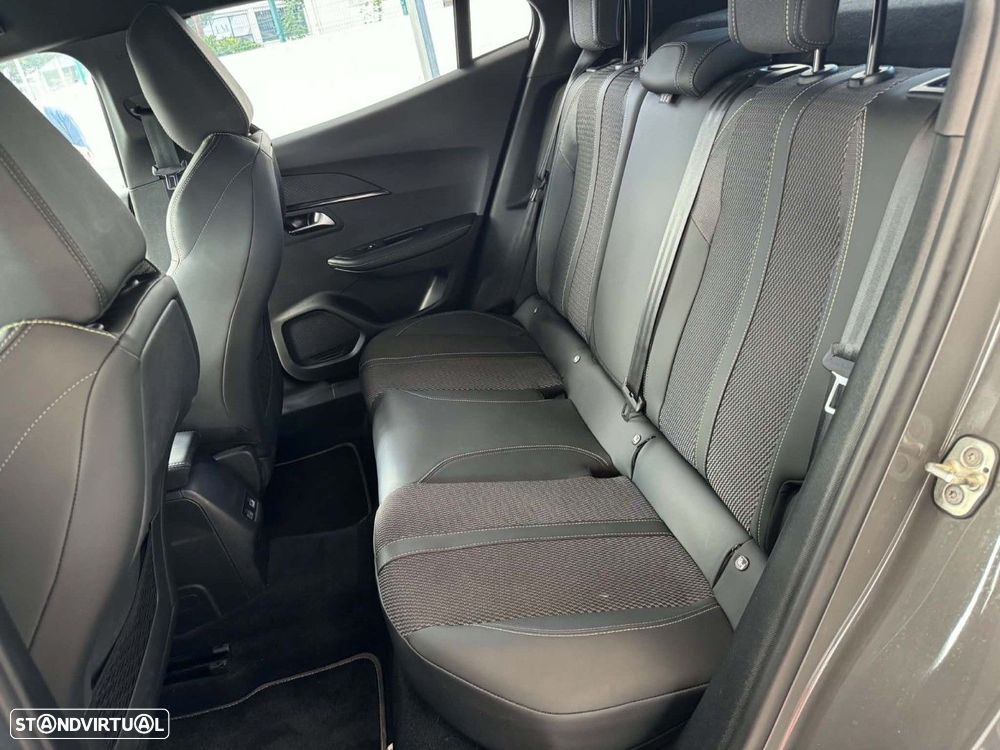Peugeot 2008 1.2 PureTech GT EAT8 - 29