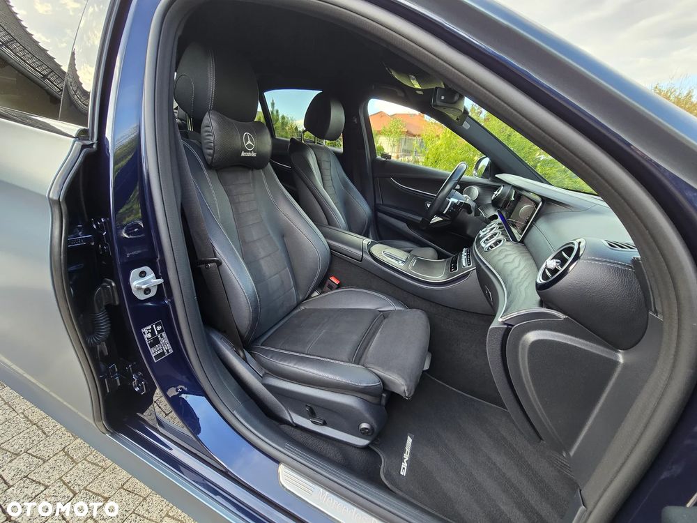 Mercedes-Benz Klasa E 300 de AMG - 13