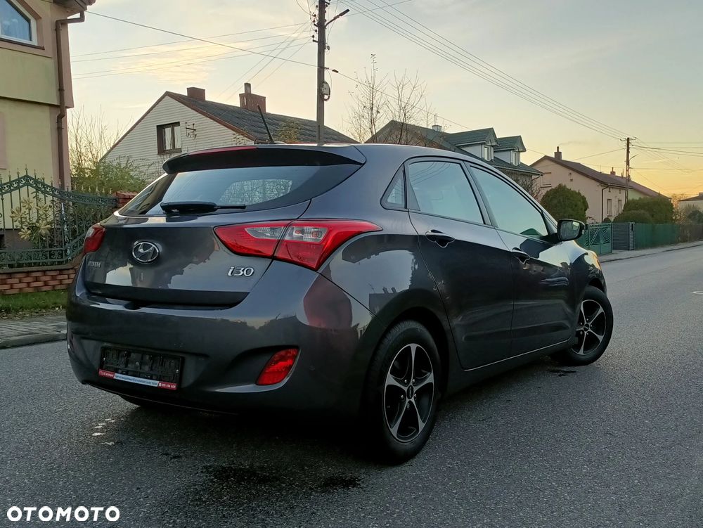 Hyundai i30 1.4 Classic + - 9