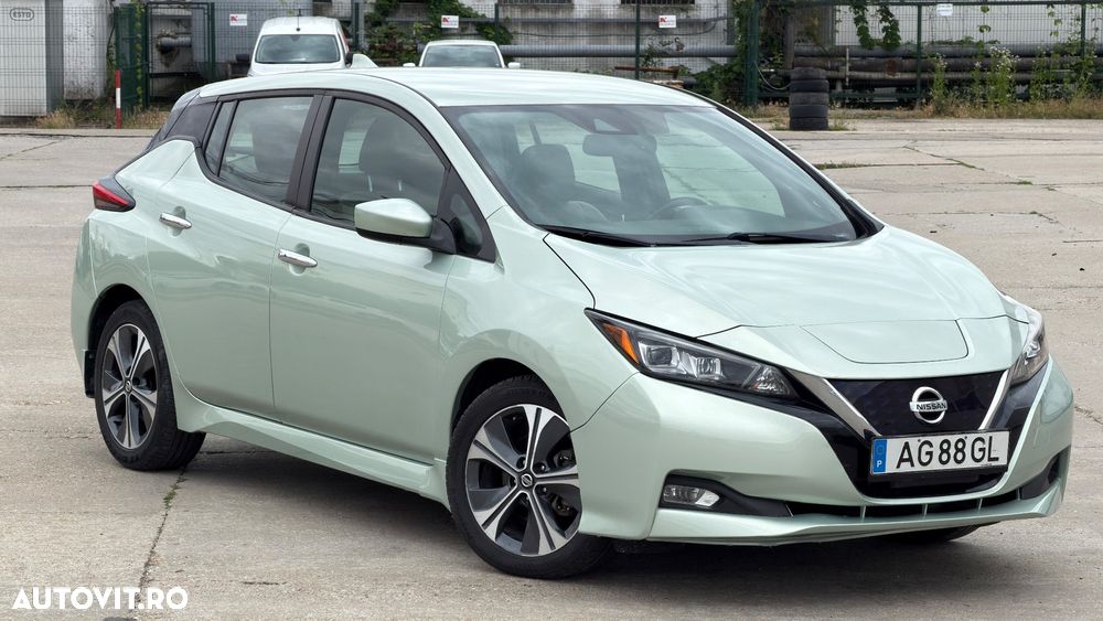 Nissan LEAF - 1