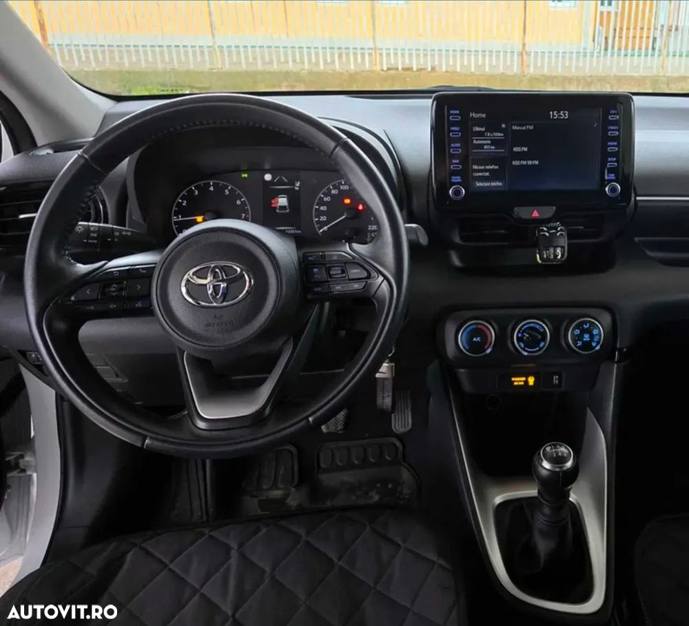 Toyota Yaris 1.5 L Dynamic - 12