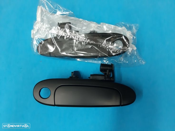 Puxador pega muleta porta exterior Toyota Yaris 1999-2003  NOVO - 2