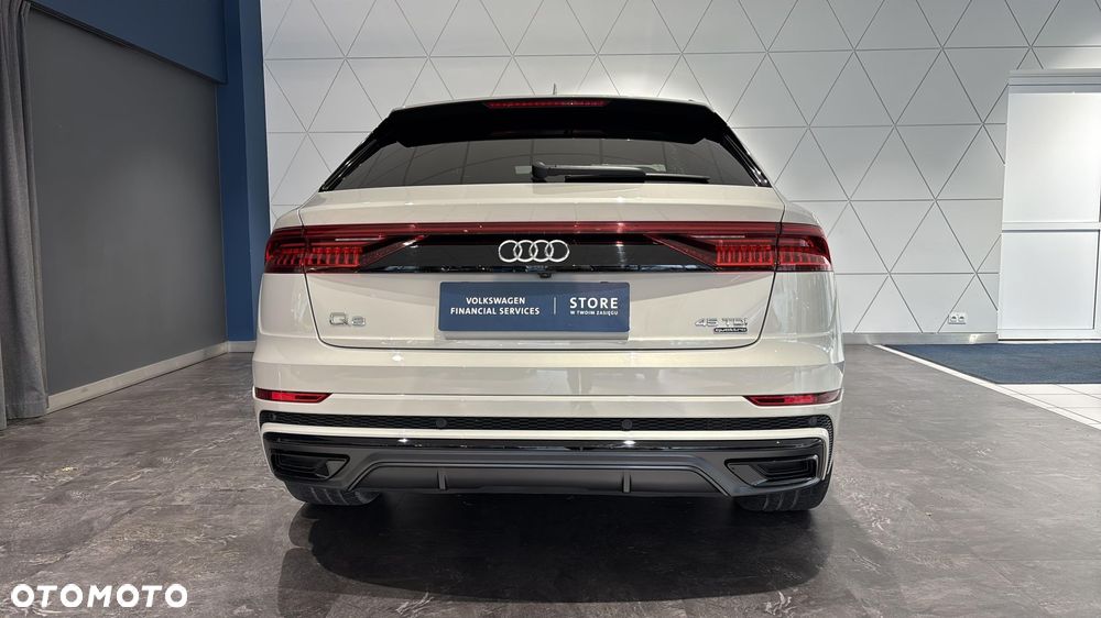 Audi Q8 - 4