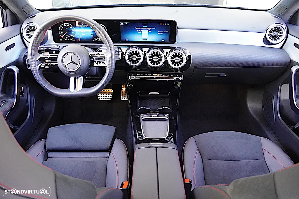 Mercedes-Benz A 250 e AMG Line - 27