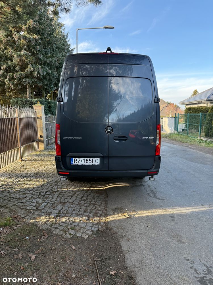 Mercedes-Benz Sprinter - 8