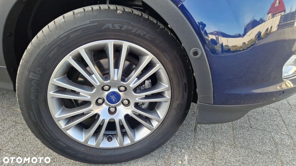 Ford Kuga 1.6 EcoBoost 2x4 Titanium - 32