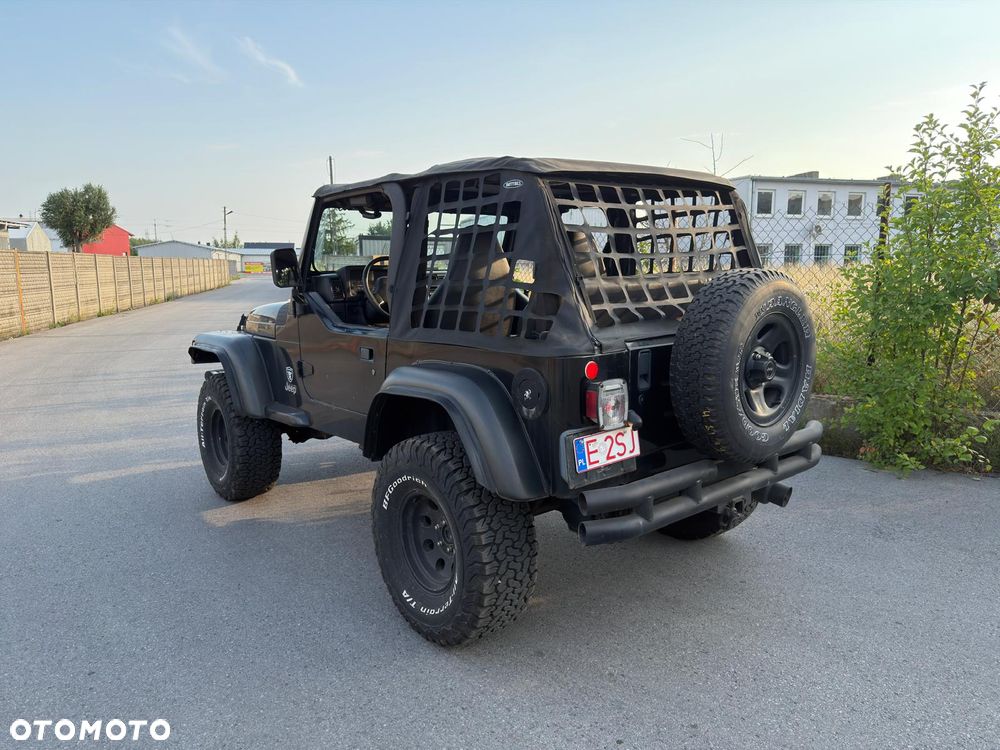 Jeep Wrangler - 5