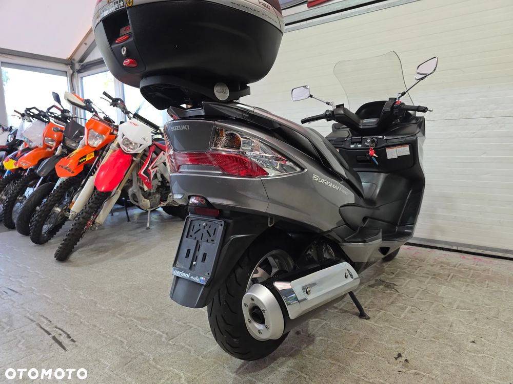 Suzuki Burgman - 21
