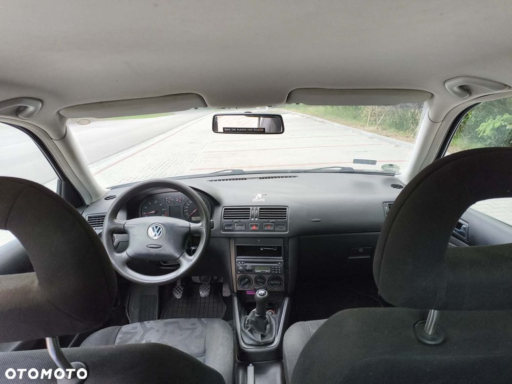 Volkswagen Bora Variant 1.6 - 9