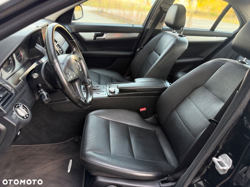 Mercedes-Benz Klasa C 220 CDI DPF Automatik Avantgarde - 34