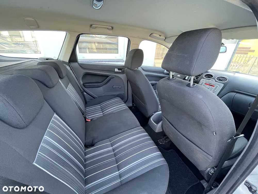 Ford Focus 1.8 Style - 15