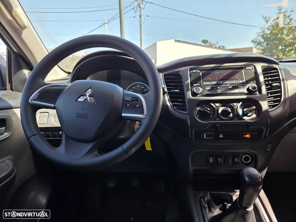 Mitsubishi L200 Pick Up 4x4 S&S Cabine Dupla Base - 14