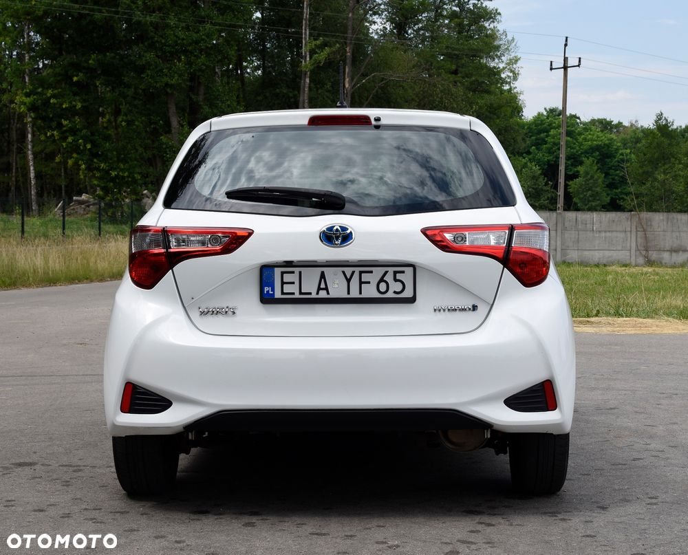 Toyota Yaris Hybrid 100 Premium - 16