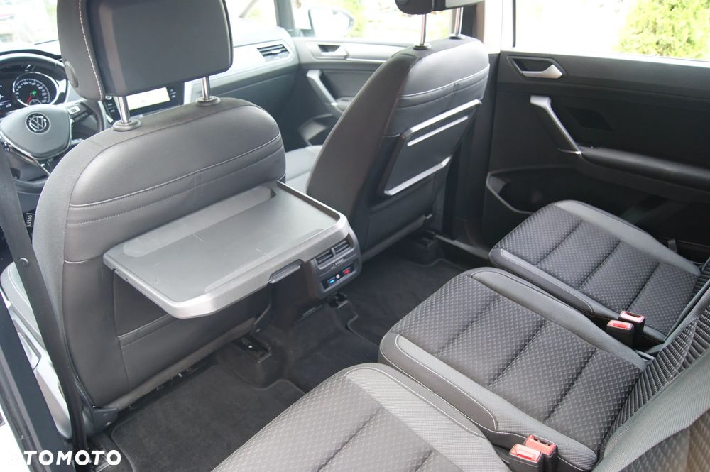 Volkswagen Touran 2.0 TDI SCR DSG ACTIVE - 27