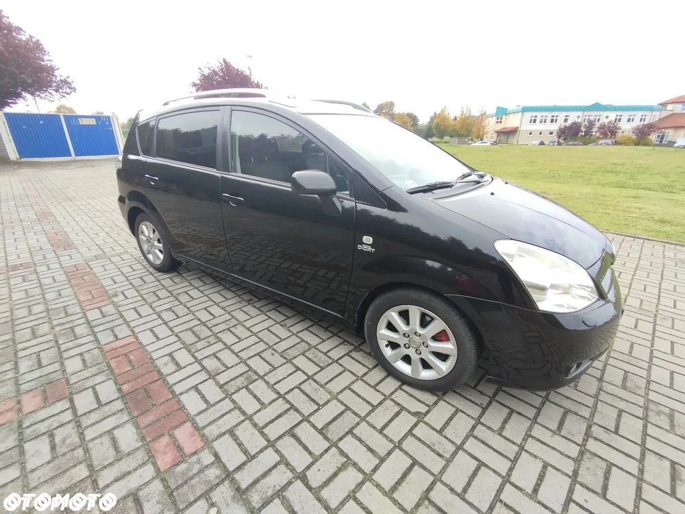 Toyota Corolla Verso 2.2 D-4D Prestige Sport - 2