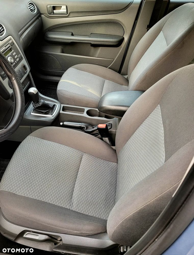 Ford Focus 1.8 Style - 9