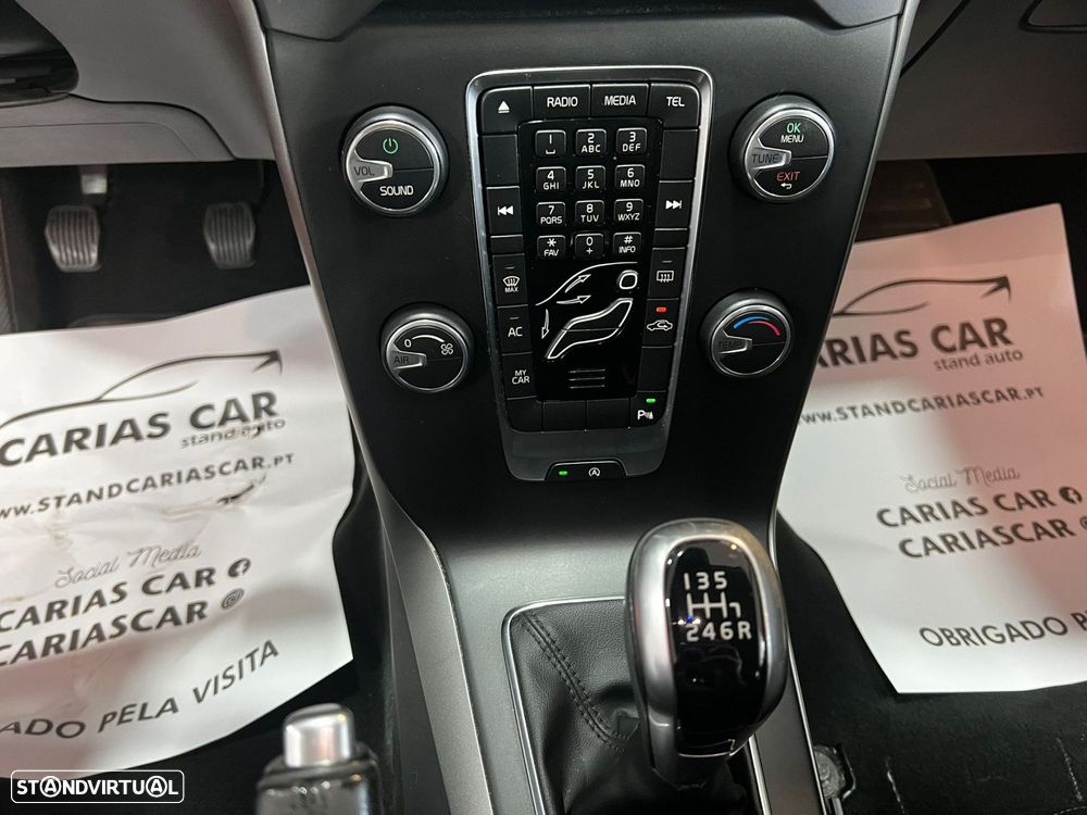 Volvo V40 Cross Country 2.0 D2 Summum - 17