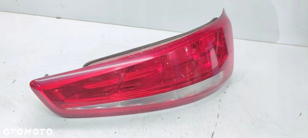 LAMPA PRAWY TYŁ AUDI Q3 8U 8U0945094 ZWYKŁA NA ŻARÓWKI - 4