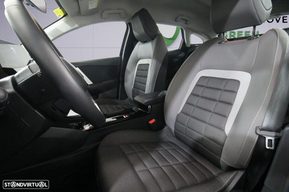 Citroën e-C4 136 PLUS - 11