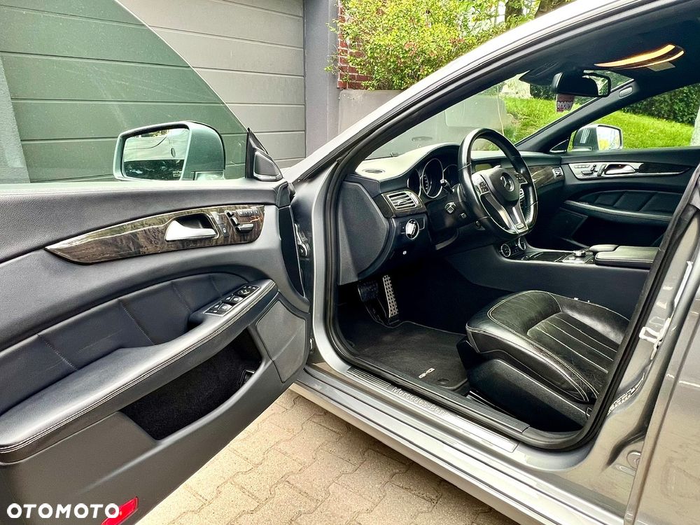 Mercedes-Benz CLS 500 BlueEFFICIENCY 7G-TRONIC - 23