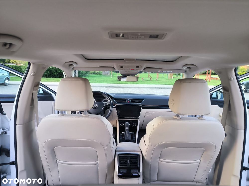 Skoda Superb 2.0 TDI 4x4 L&K DSG - 10