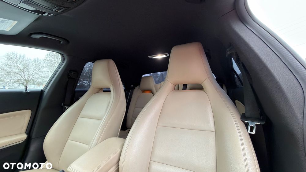 Mercedes-Benz CLA 250 7G-DCT AMG Line - 11