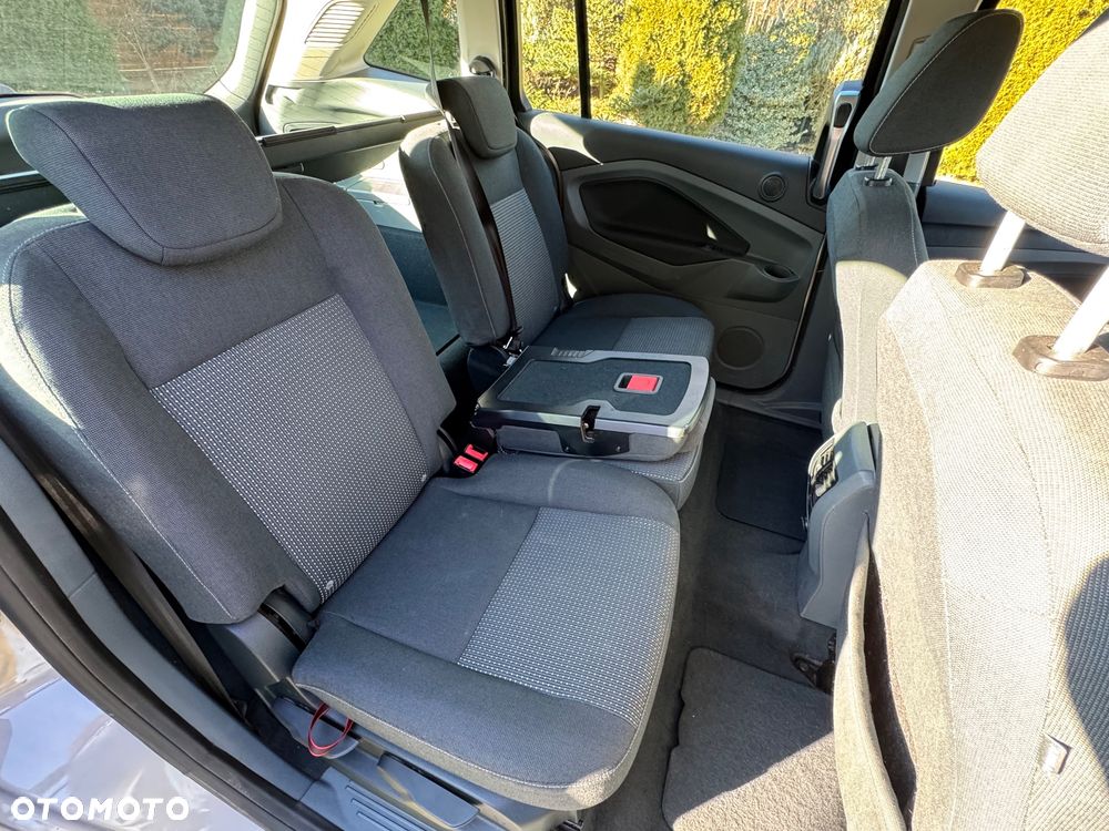 Ford Grand C-MAX - 17