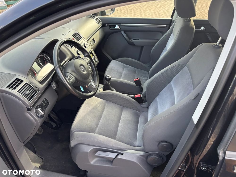 Volkswagen Touran 1.4 TSI MATCH - 11