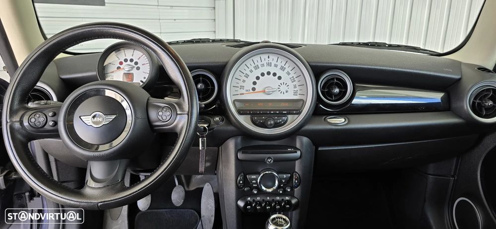MINI 3 Portas Cooper D - 17