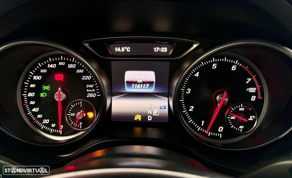 Mercedes-Benz CLA 180 7G-DCT AMG Line - 24