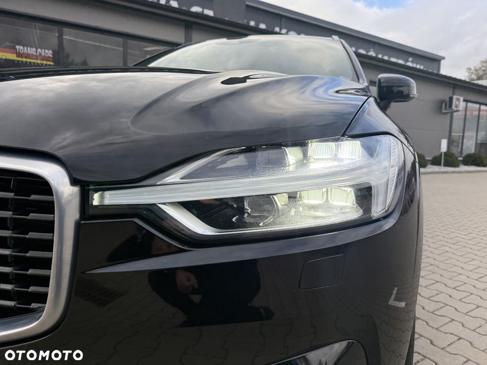 Volvo XC 60 B4 D AWD Geartronic RDesign - 38