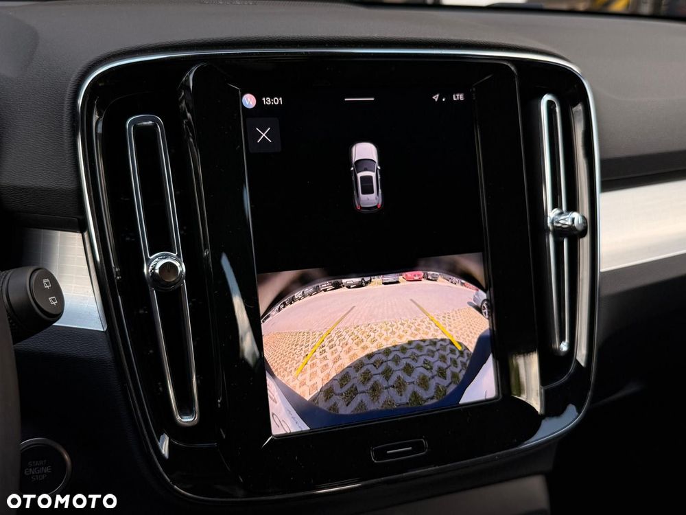 Volvo XC 40 B3 Plus Dark - 22