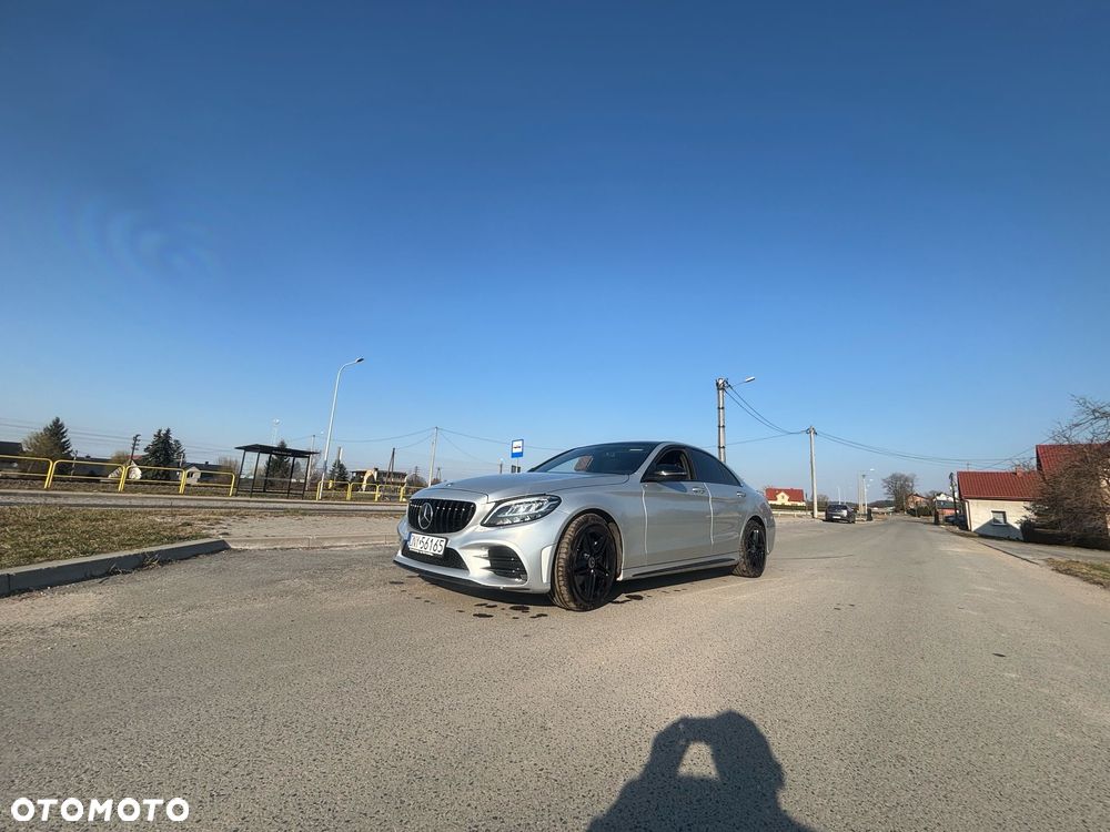 Mercedes-Benz Klasa C 300 9G-TRONIC AMG Line - 19