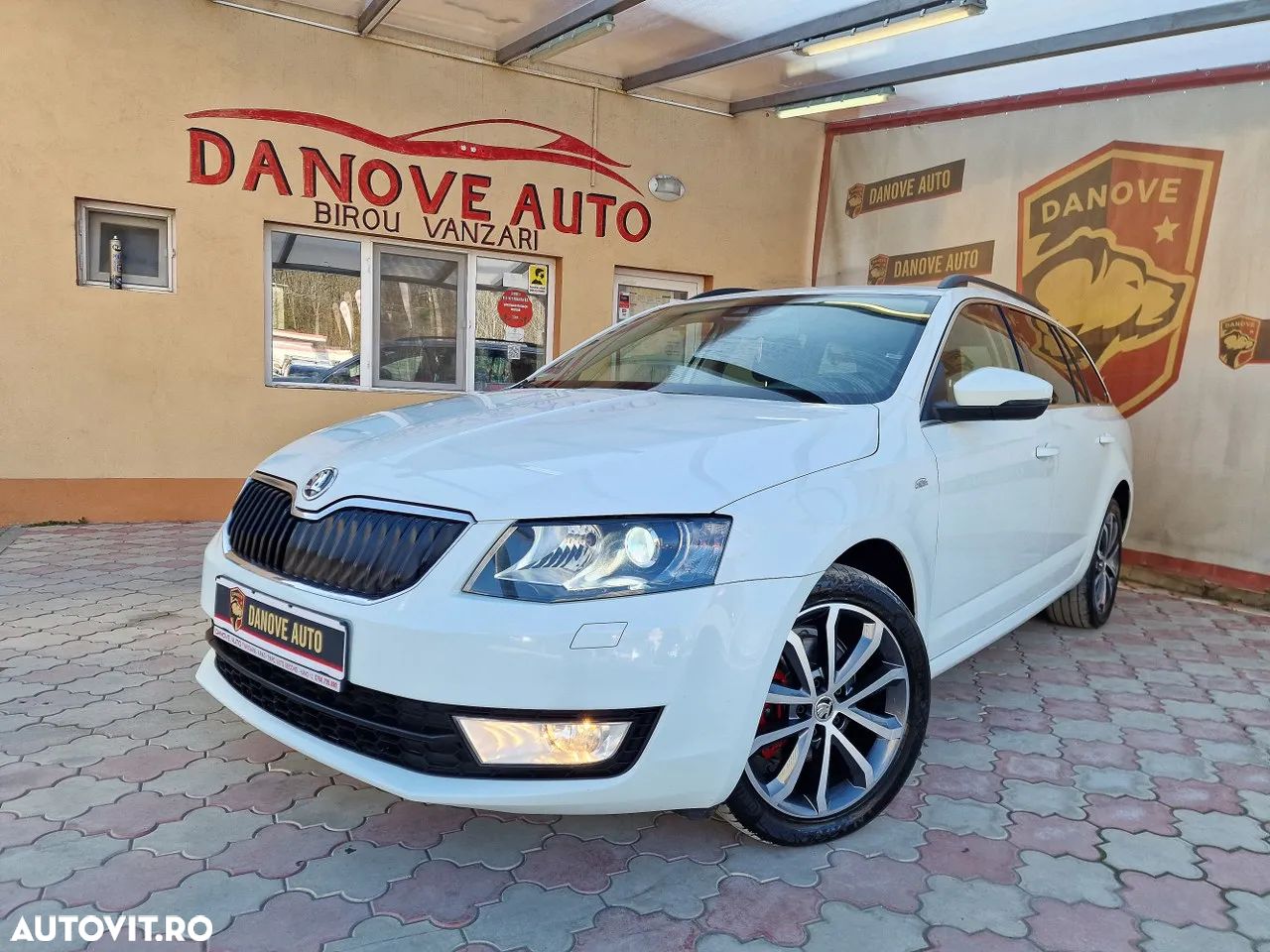 Skoda Octavia Combi 2.0 TDI DSG Edition - 1