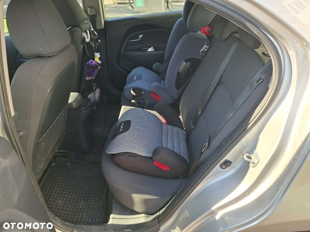 Kia Rio 1.2 XL - 2