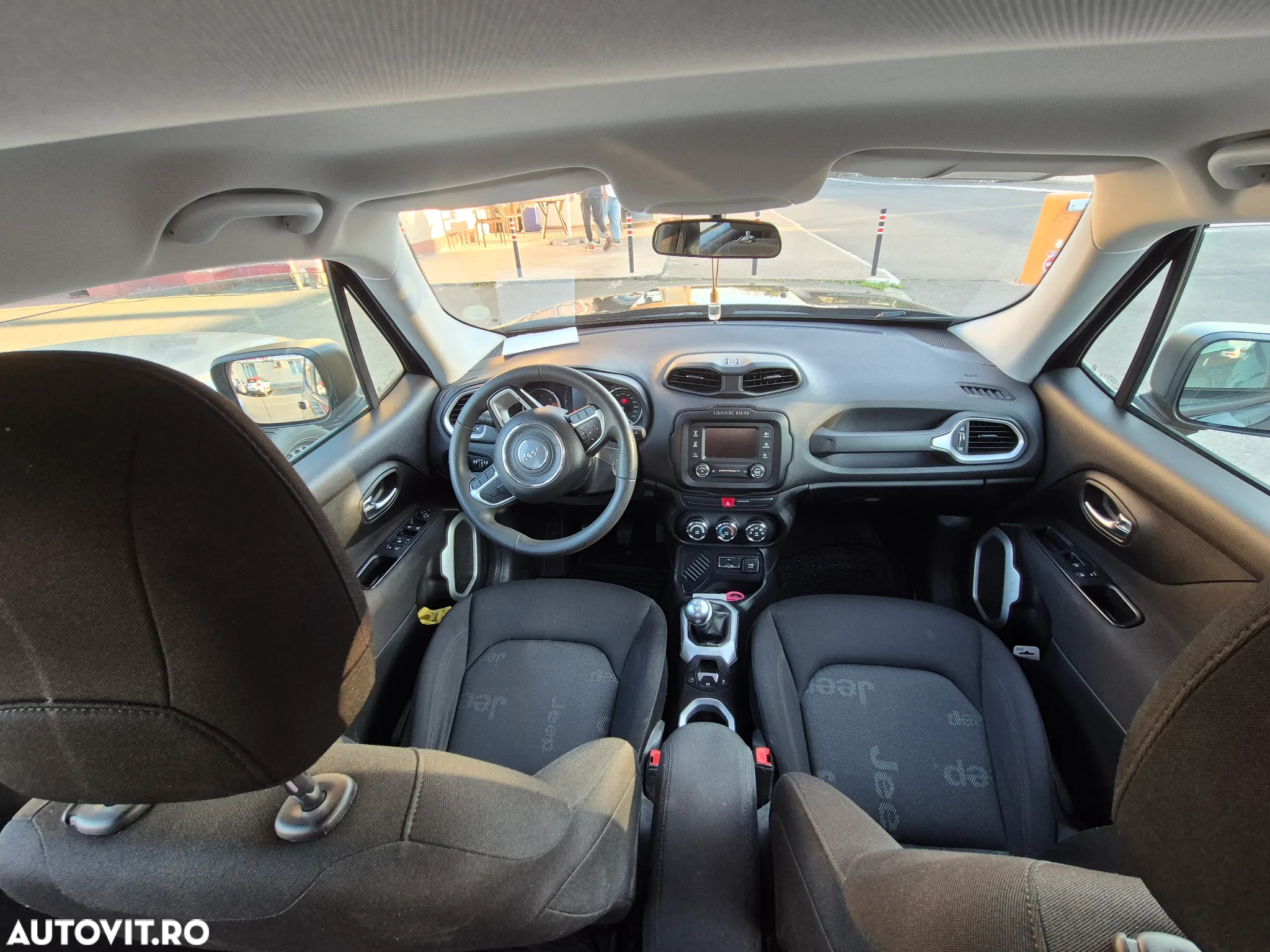 Jeep Renegade - 8