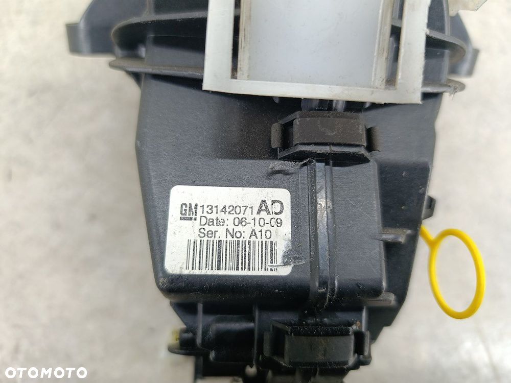 LEWAREK ZMIANY BIEGÓW OPEL ZAFIRA B 13142071AD  GM 1.9 CDTI - 1