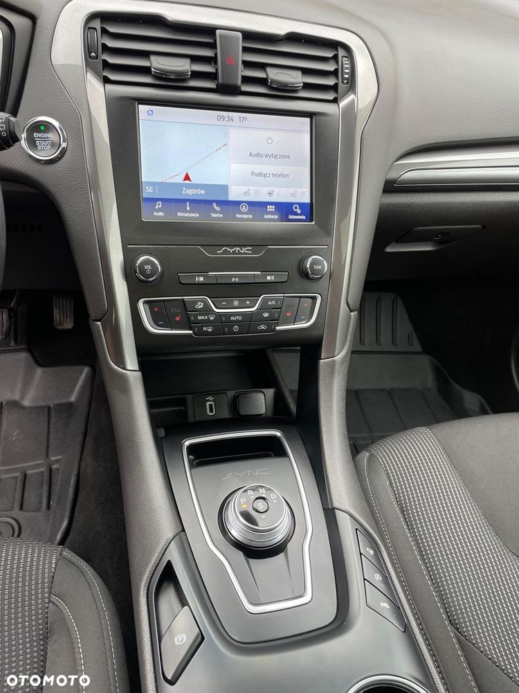 Ford Mondeo - 32