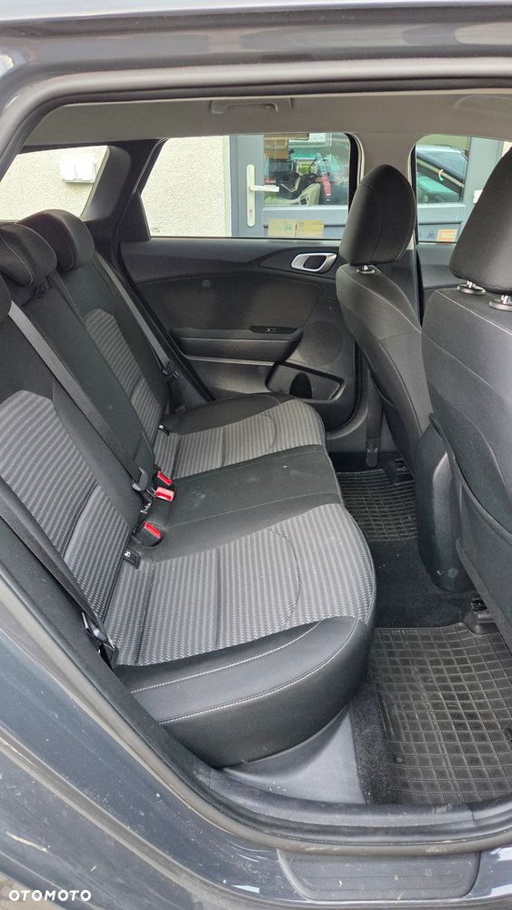 Kia Ceed 1.5 T-GDI M - 23