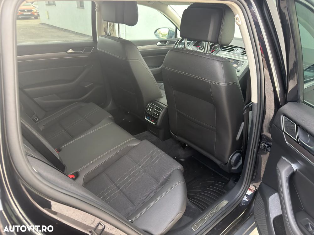 Volkswagen Passat Alltrack 2.0 TDI DSG 4Motion - 33