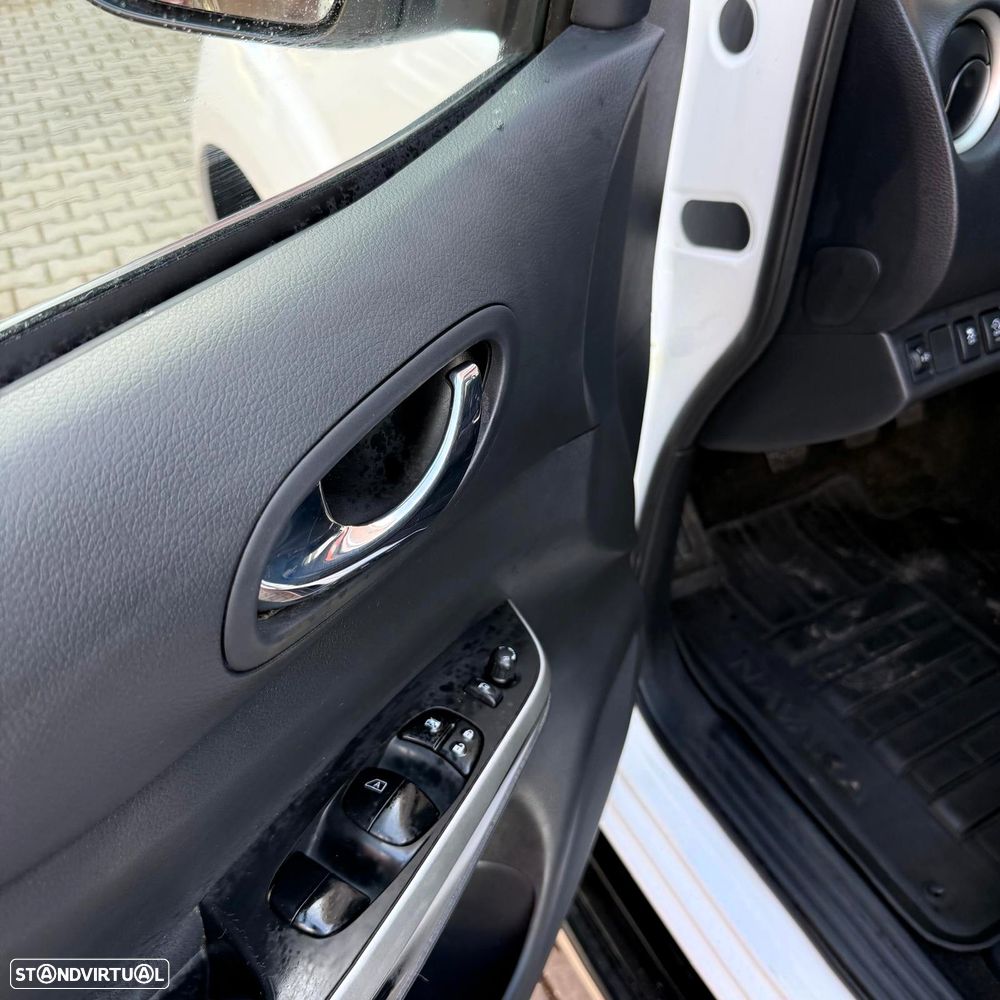 Nissan Navara 2.3 dCi CD 4WD N-Connecta - 19