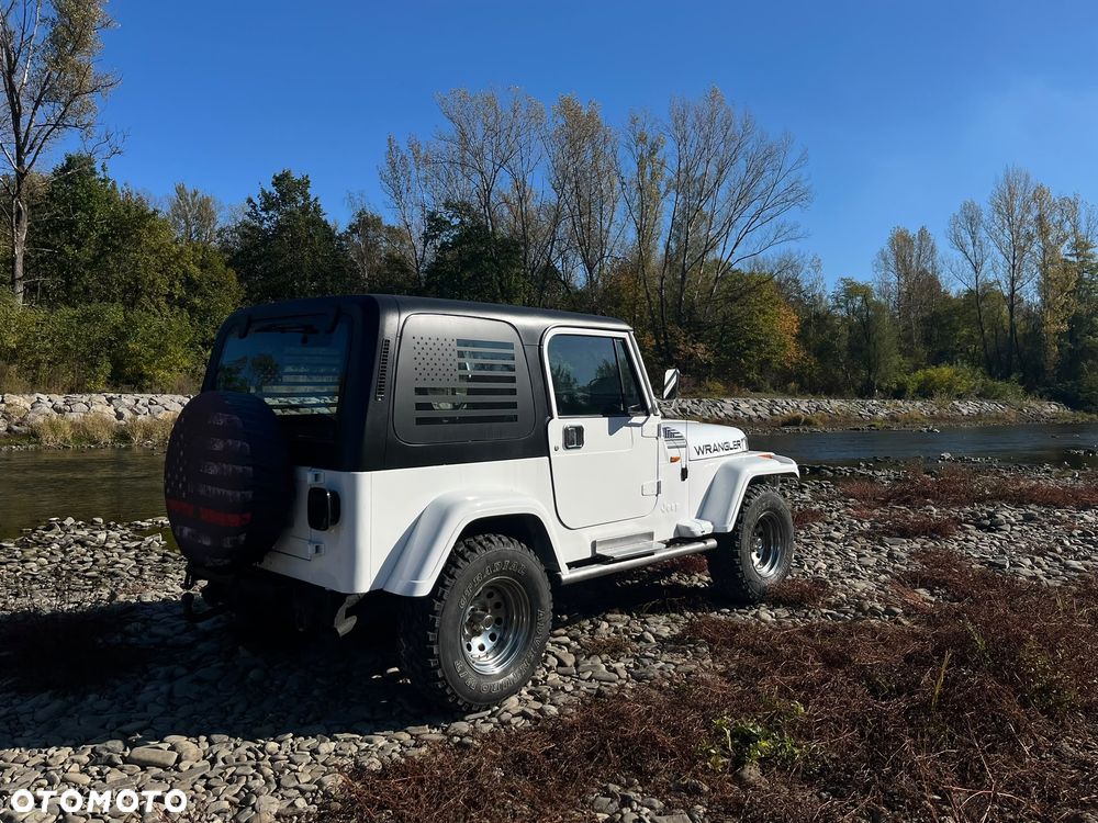 Jeep Wrangler 2.5L - 21