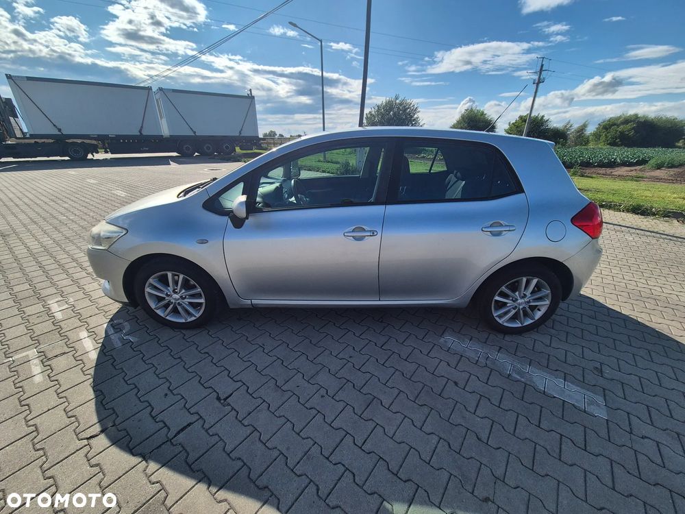 Toyota Auris - 2