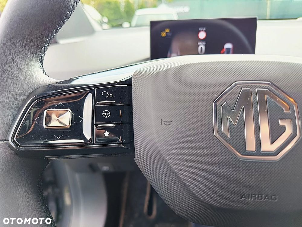 MG 4 Luxury 64 kWh - 19