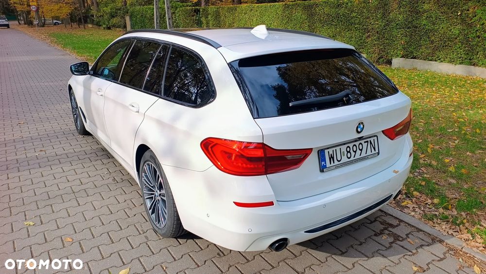BMW Seria 5 520d Sport Line - 2