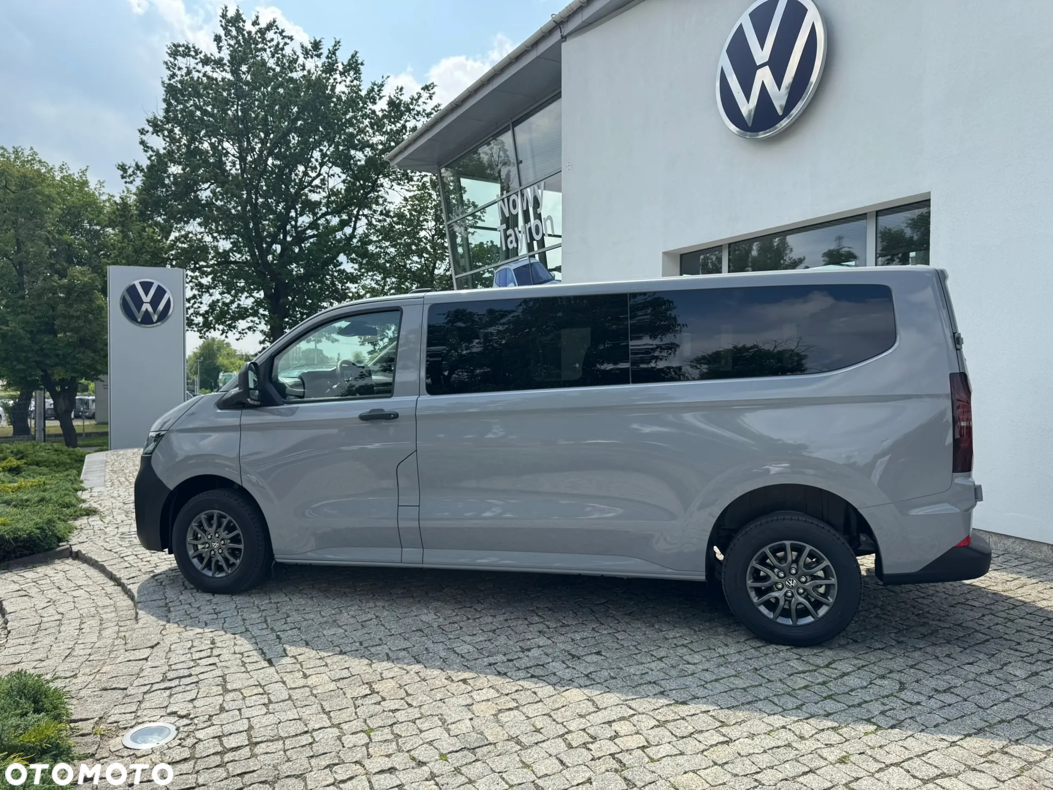 Volkswagen Caravelle - 8
