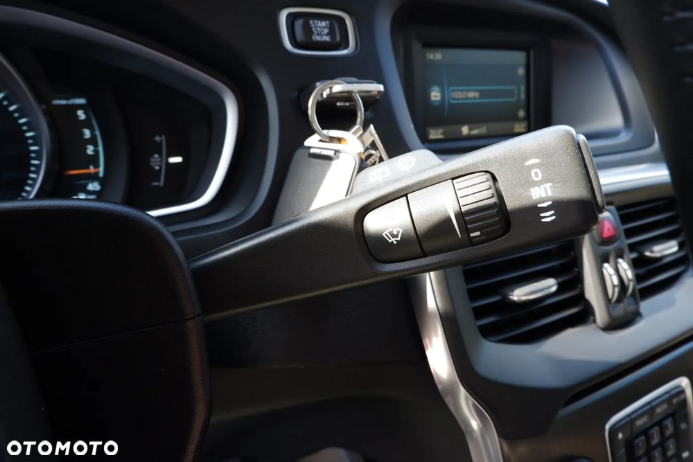 Volvo V40 D2 Momentum - 18