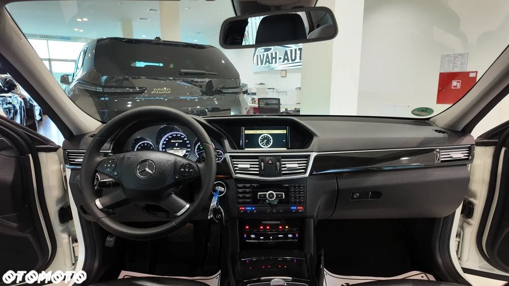 Mercedes-Benz Klasa E 350 CDI DPF BlueEFFICIENCY 7G-TRONIC Avantgarde - 32