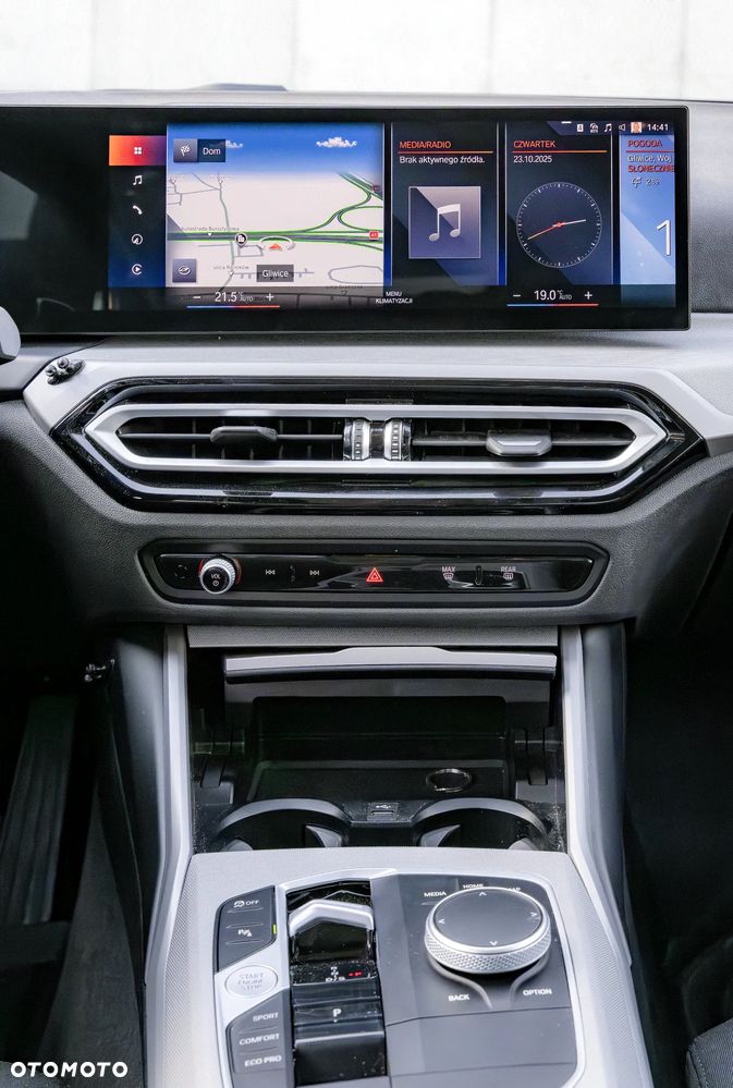 BMW Seria 3 320d xDrive - 13