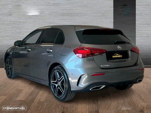Mercedes-Benz A 250 e AMG Line - 3